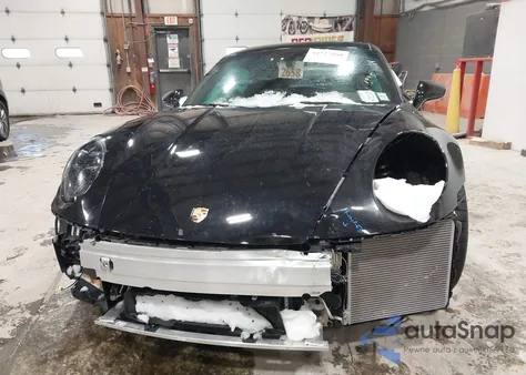 2025 Porsche 911 Carrera 4 Gts/Carrera Gts z USA, uszkodzony, nr VIN WP0AB2A91SS225378